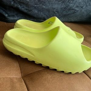 Yeezy slides Glow green